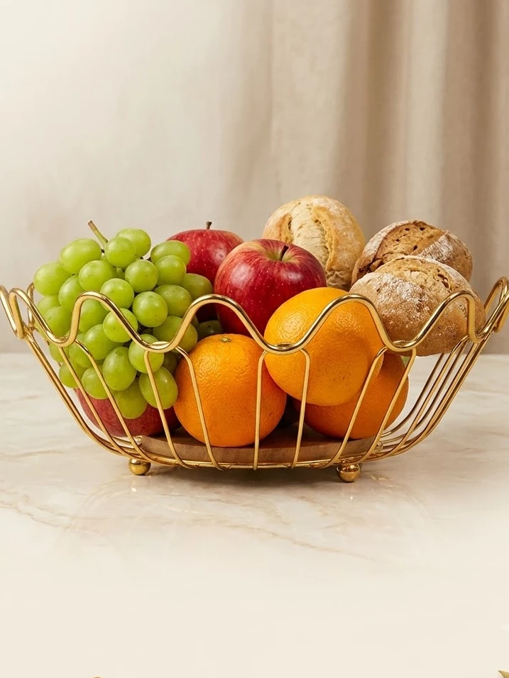Fruteira de Mesa Aramada Metal Dourado 27cm com Base de Madeira Organizador Decorativo Premium