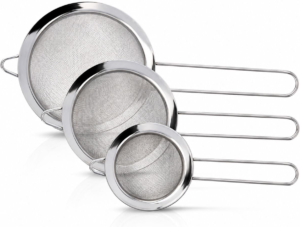 Kit 3 Peneiras em Aço Inox Resistente Luxo Para Coar Polvilhar Versátil Com Medidas Diferentes P, M, G